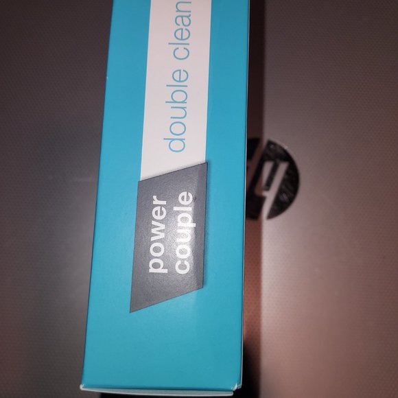 Deemalogica Double Cleanse - Picture 3 of 6